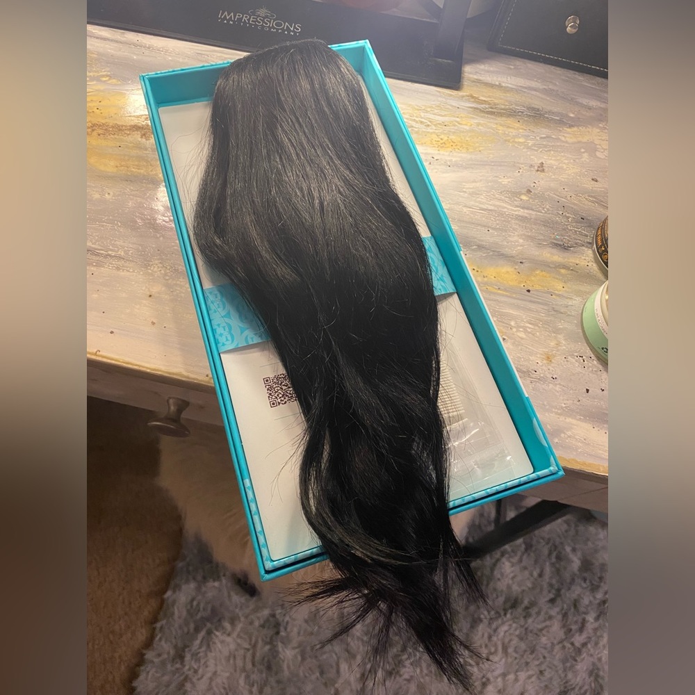 Halo Couture 14” layered halo human hair extension in shade 1B